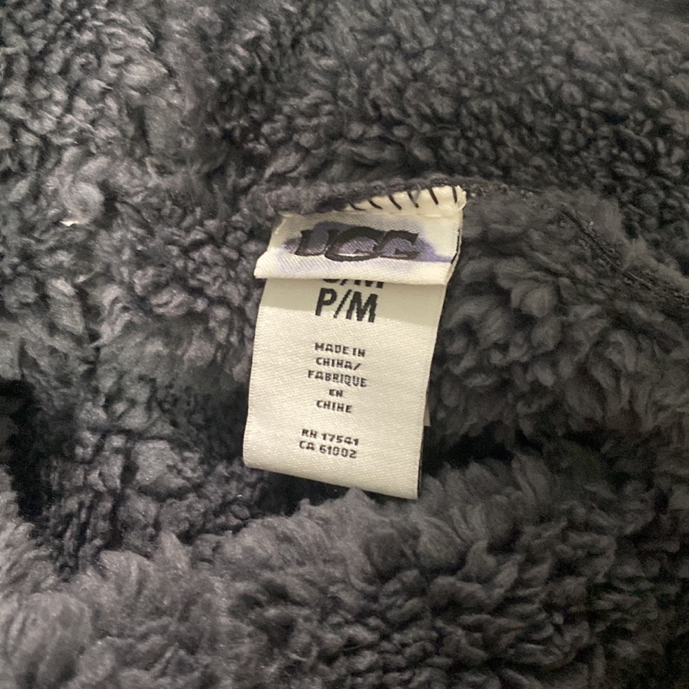 NWOT! Ugg Charcoal Fleece-Trimmed Hat - Picture 4 of 5